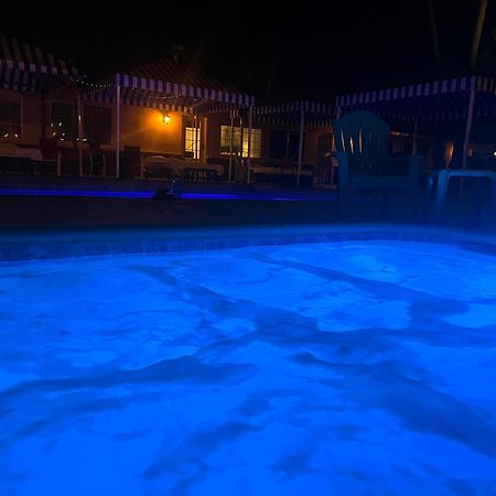 פאלם ספרינגס Exotic Dreams Resort Adults Only מראה חיצוני תמונה